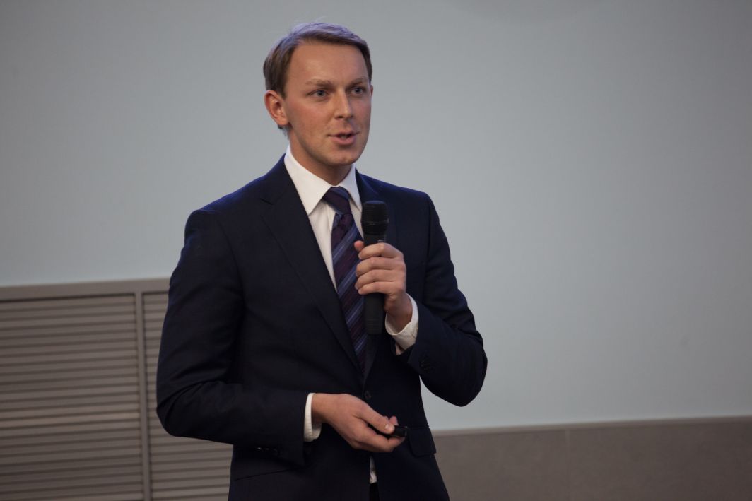 IT Learn 2013 Информационные технологии для повышения конкурентоспособности образовательных услуг. Юрий Шилов, VP GROUP.